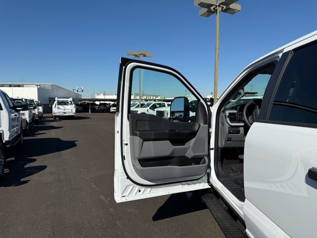 New 2026 Ford F550 4x4 Crew Cab image 11