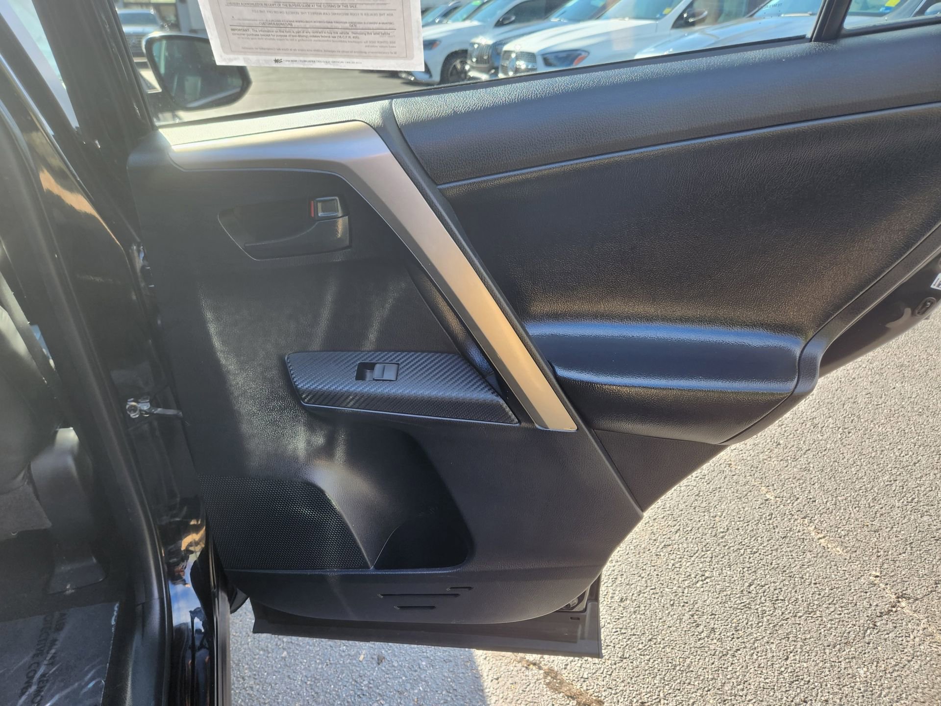 Used 2015 Toyota RAV4 LE image 19