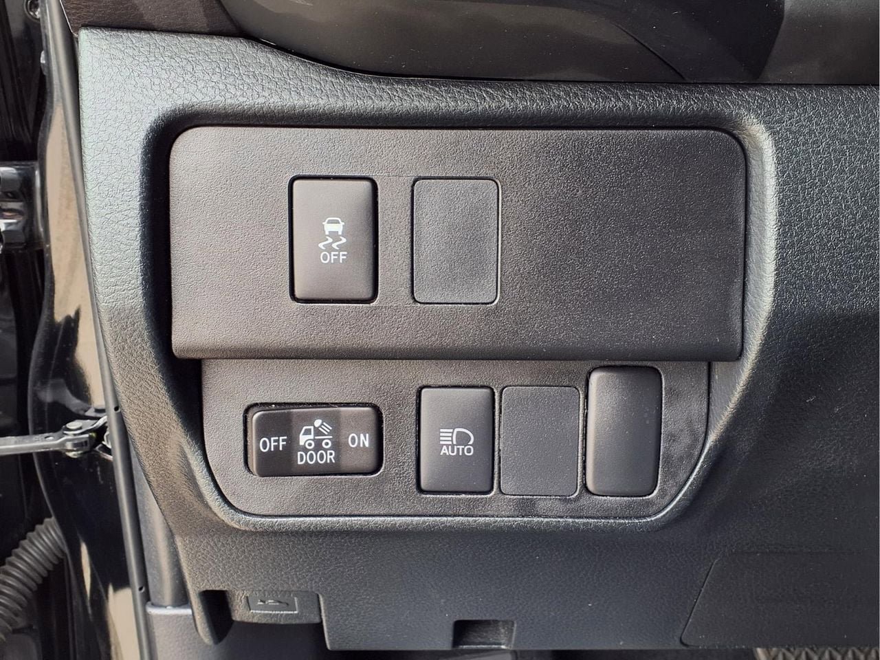 Used 2023 Toyota Tacoma SR AWD/4WD image 16