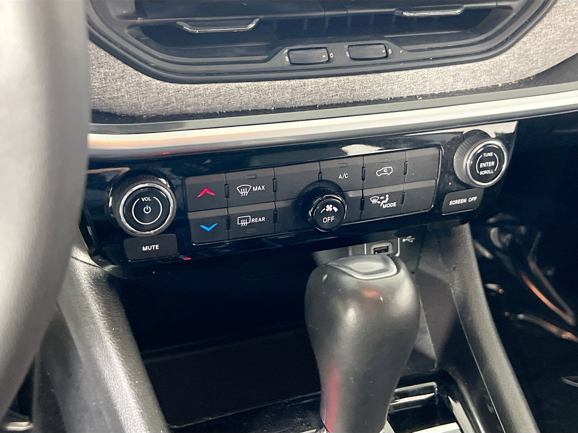 Used 2022 Jeep Compass Latitude image 15