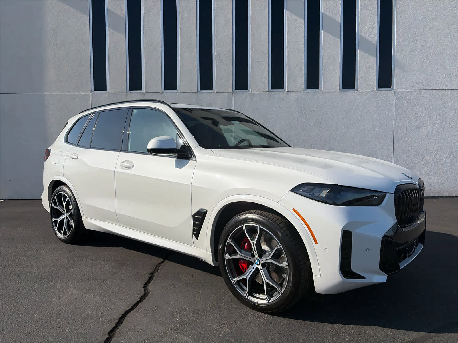 New 2026 BMW X5 xDrive50e w/ M Sport Package AWD/4WD image 3