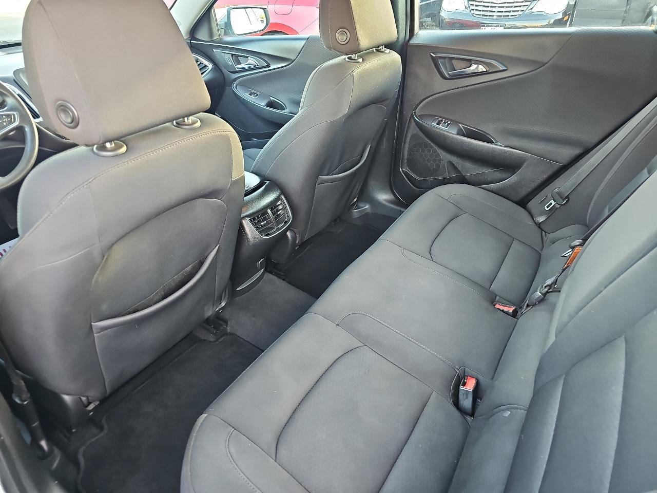 Used 2018 Chevrolet Malibu LT FWD image 15