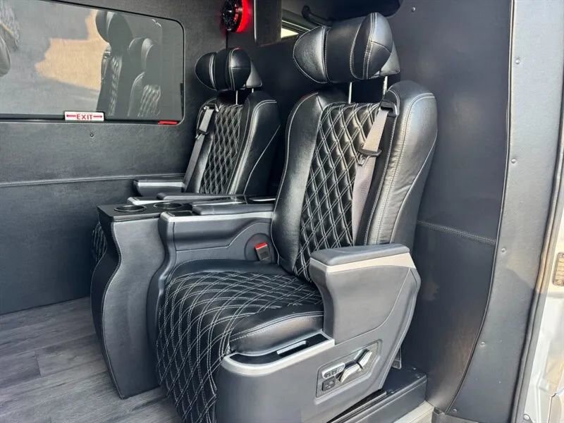 Used 2023 Mercedes-Benz Sprinter 3500 image 32
