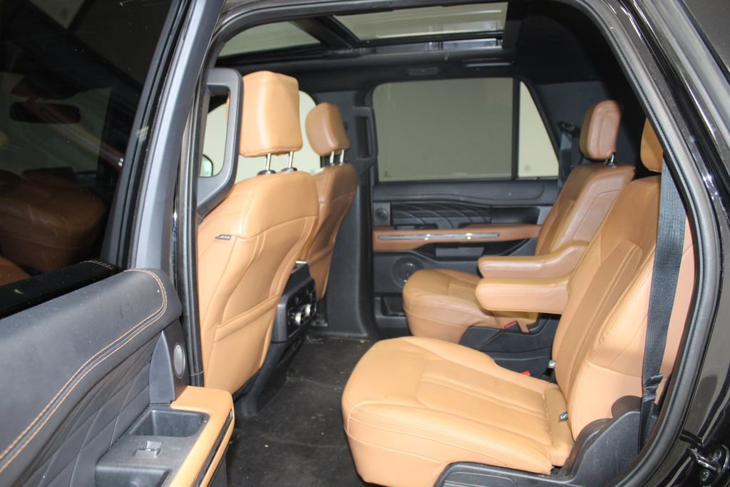 Used 2022 Ford Expedition Platinum image 19