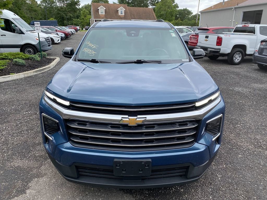 Used 2024 Chevrolet Traverse LT w/ Trailering Package image 4