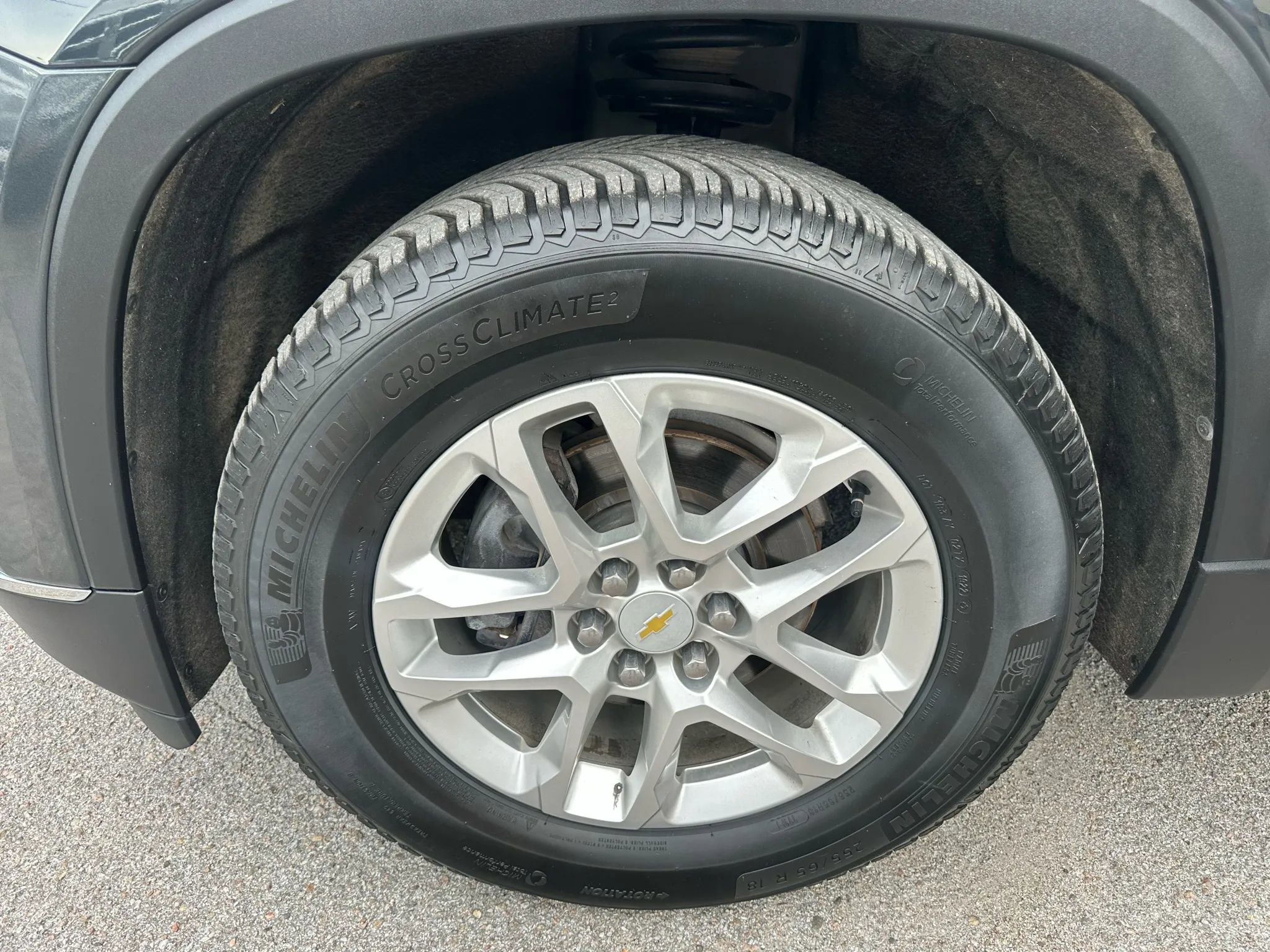 Used 2020 Chevrolet Traverse LT image 25