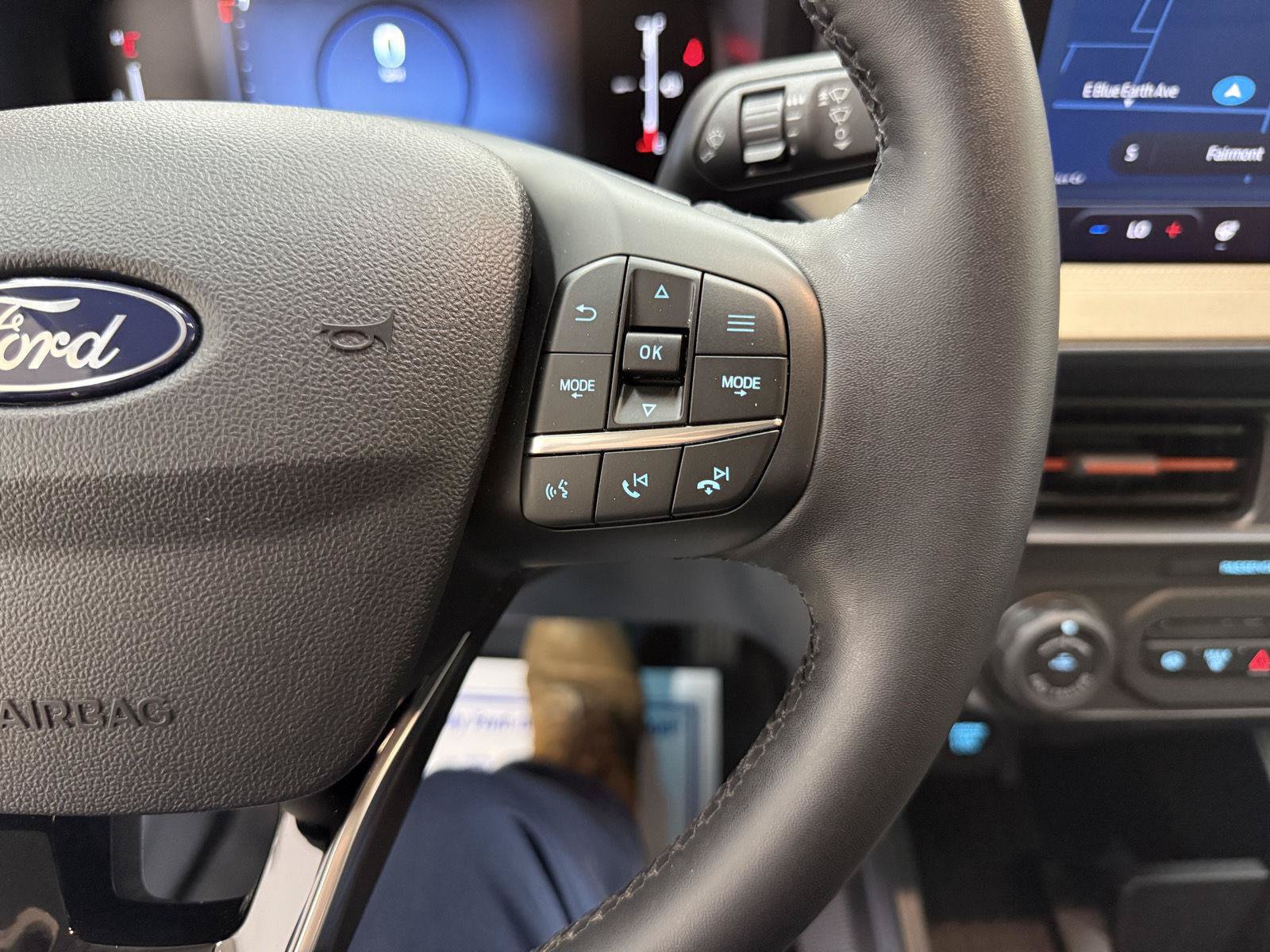 Used 2025 Ford Maverick Lariat w/ 4K Tow Package AWD/4WD image 16