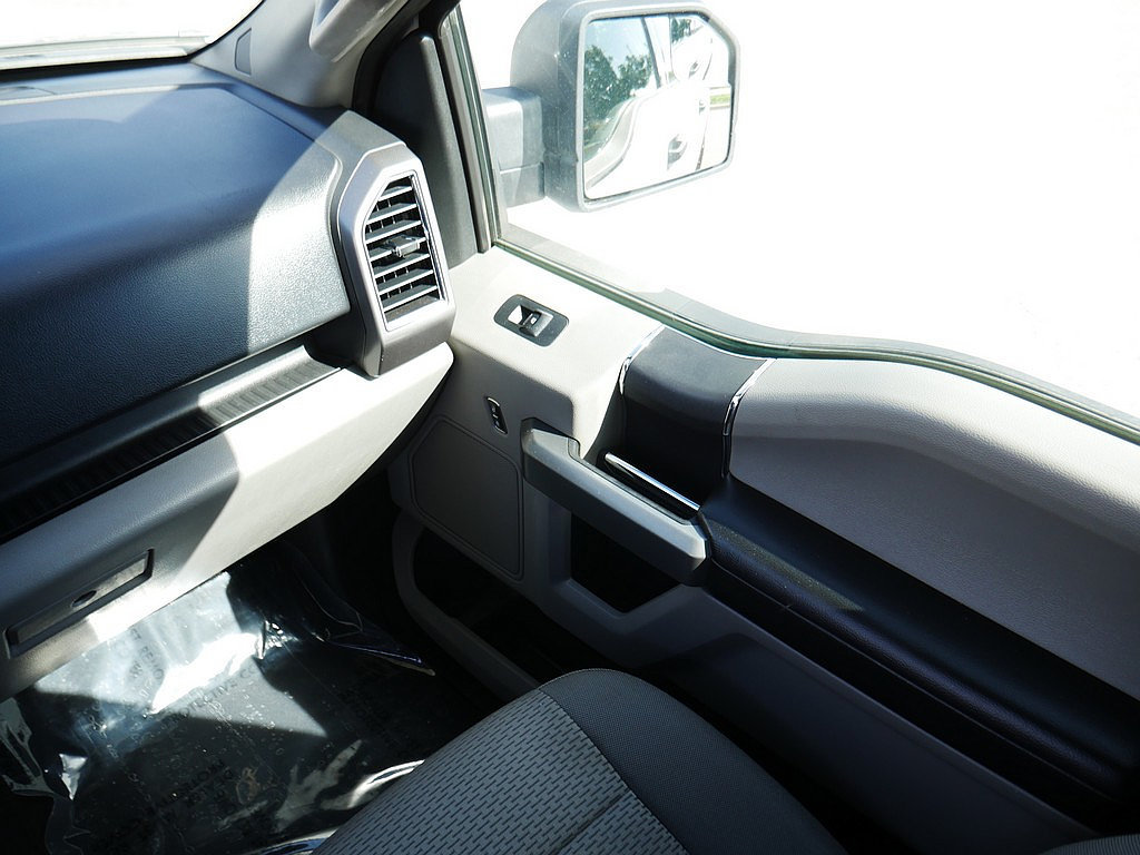 Used 2016 Ford F150 XLT AWD/4WD image 24
