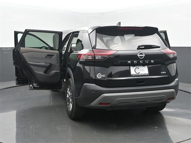 Used 2023 Nissan Rogue S image 56