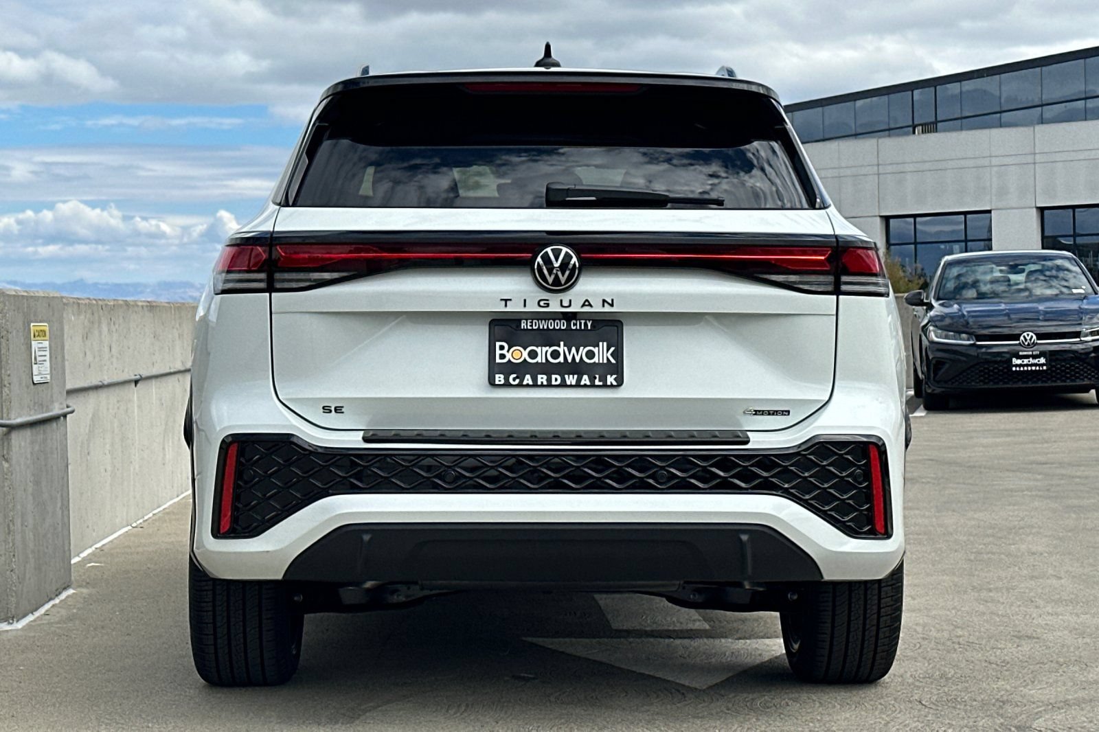 New 2026 Volkswagen Tiguan SE R-Line AWD/4WD image 5