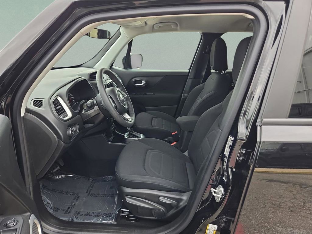 Used 2018 Jeep Renegade Latitude image 10