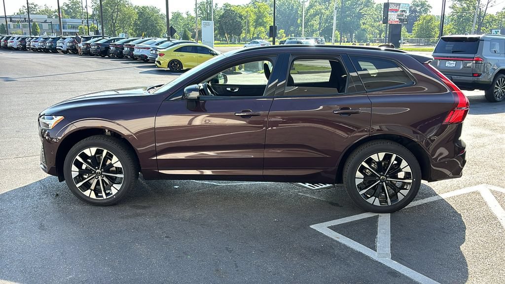 New 2026 Volvo XC60 B5 Plus w/ Climate Package AWD/4WD image 3