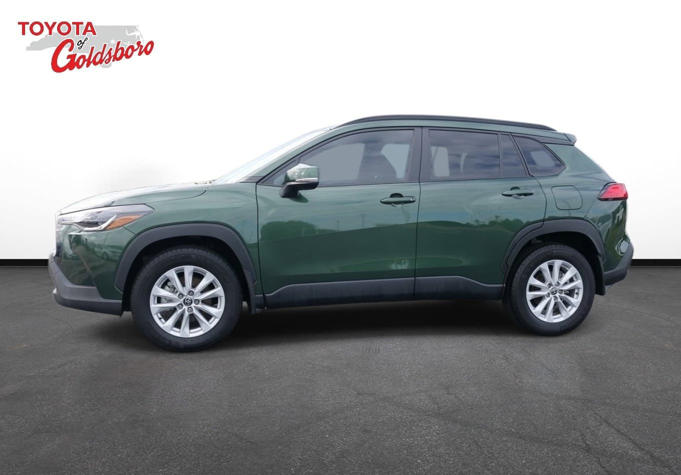 Used 2024 Toyota Corolla Cross LE image 8