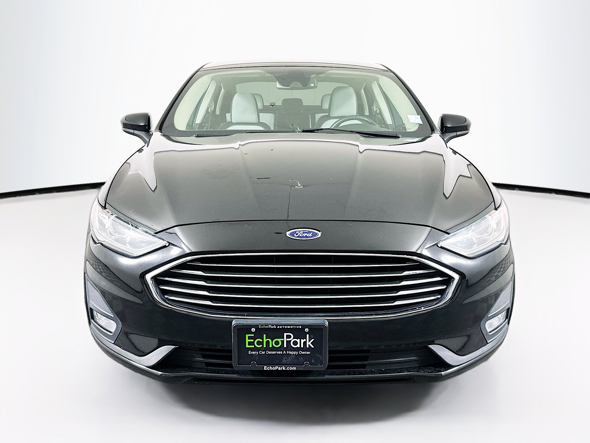 Used 2020 Ford Fusion SE w/ Equipment Group 151A FWD image 2