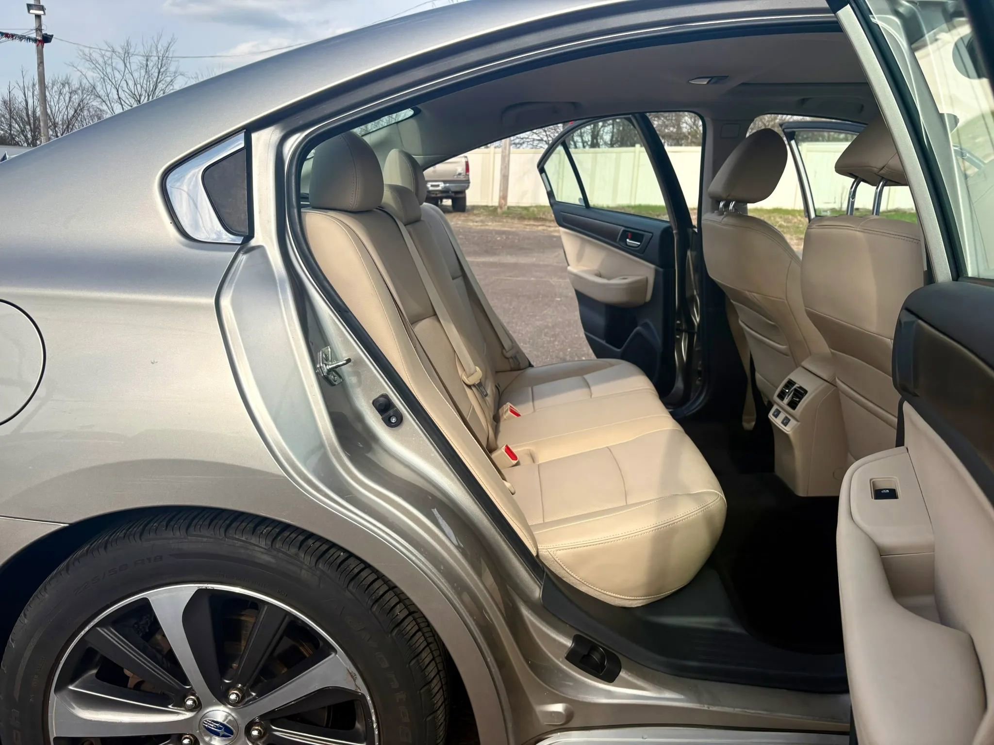 Used 2015 Subaru Legacy 2.5i Limited image 23