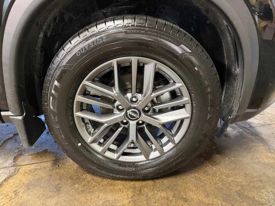Used 2023 Nissan Rogue S AWD/4WD image 29