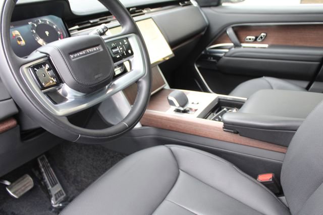 Used 2025 Land Rover Range Rover SE image 14