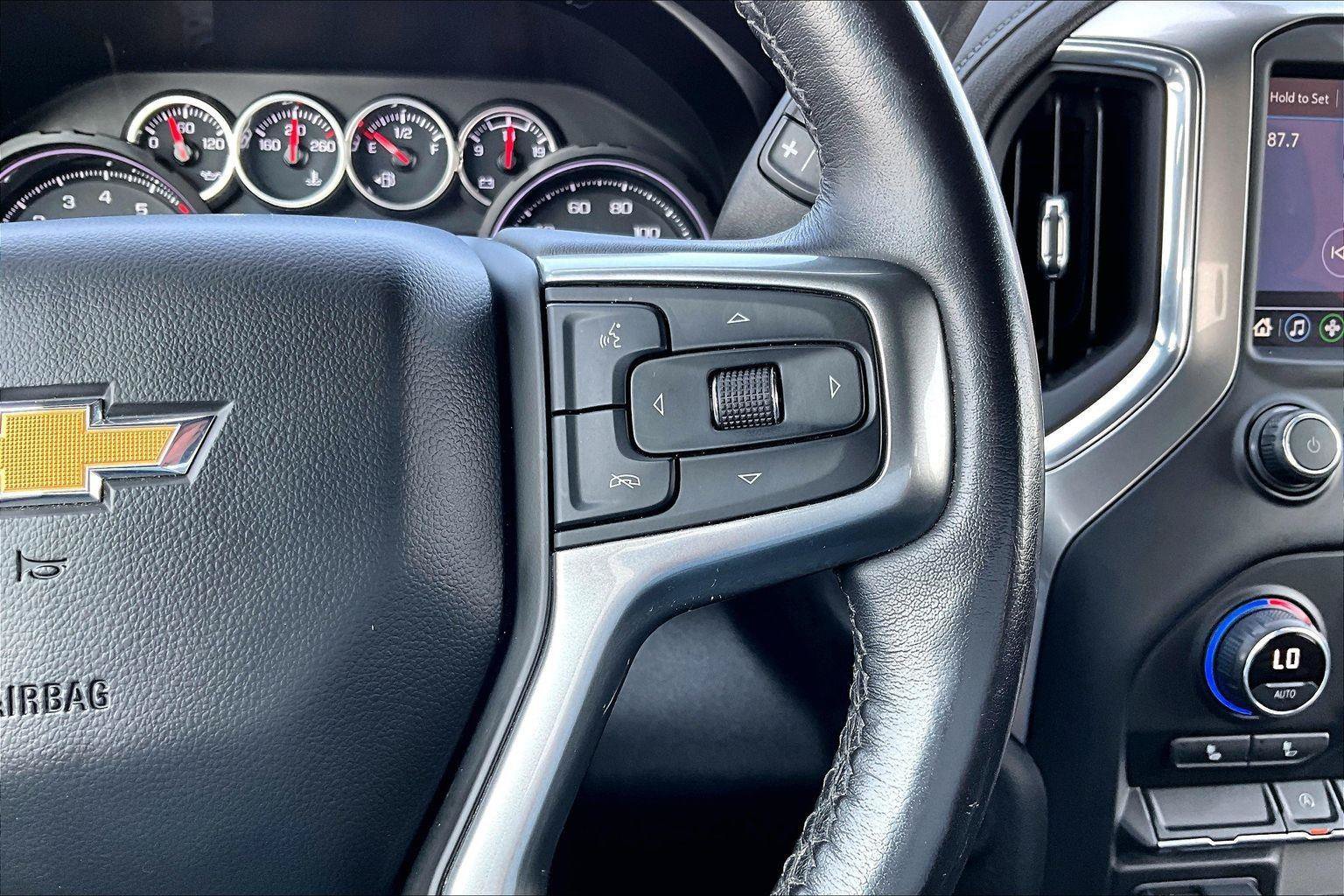 Used 2021 Chevrolet Silverado 1500 LT AWD/4WD image 19
