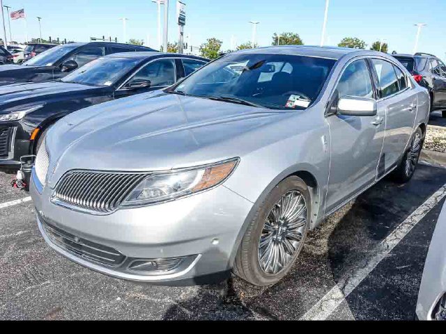 Used 2013 Lincoln MKS FWD image 3