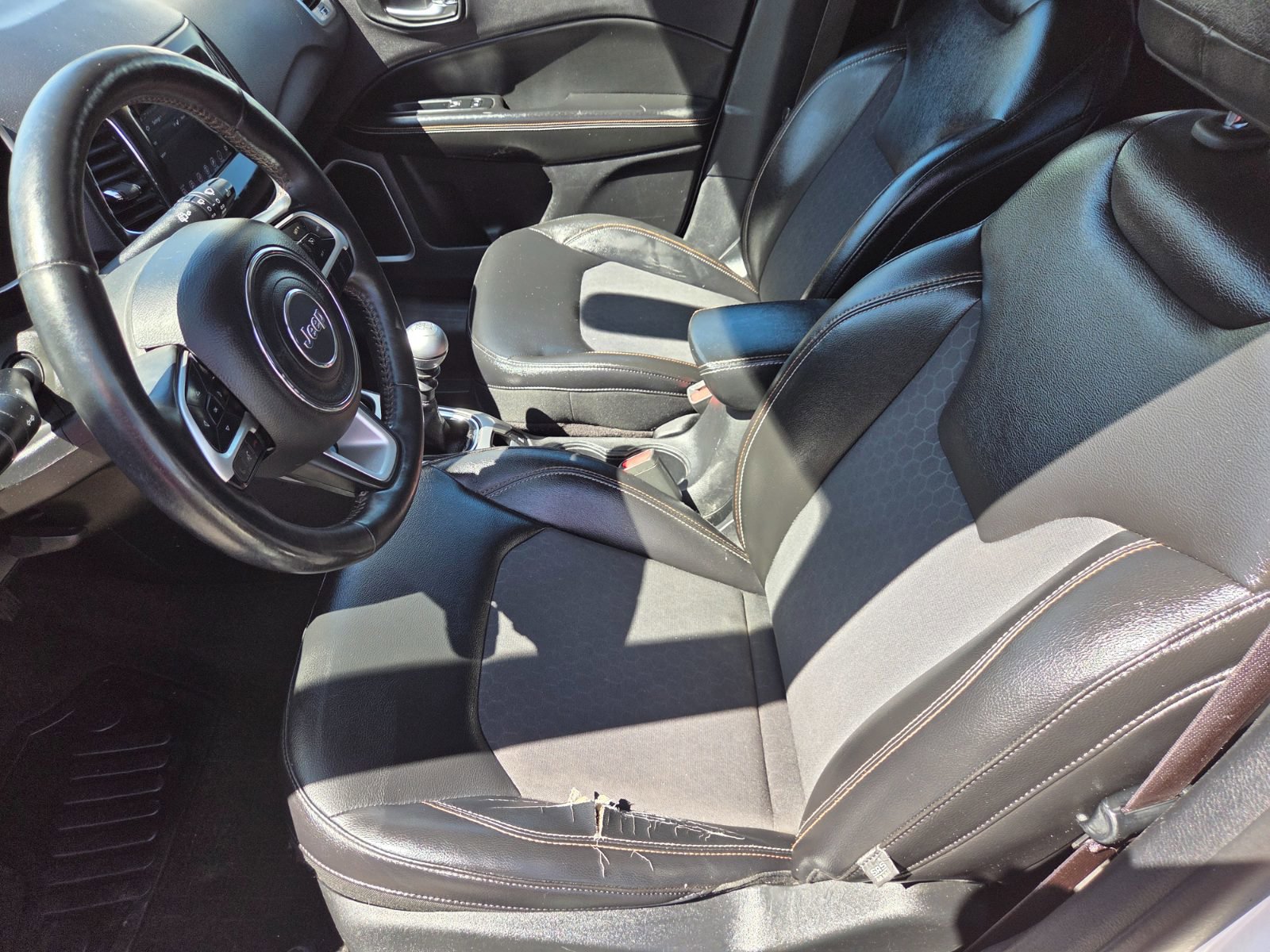 Used 2017 Jeep Compass Latitude w/ Popular Equipment Group image 7