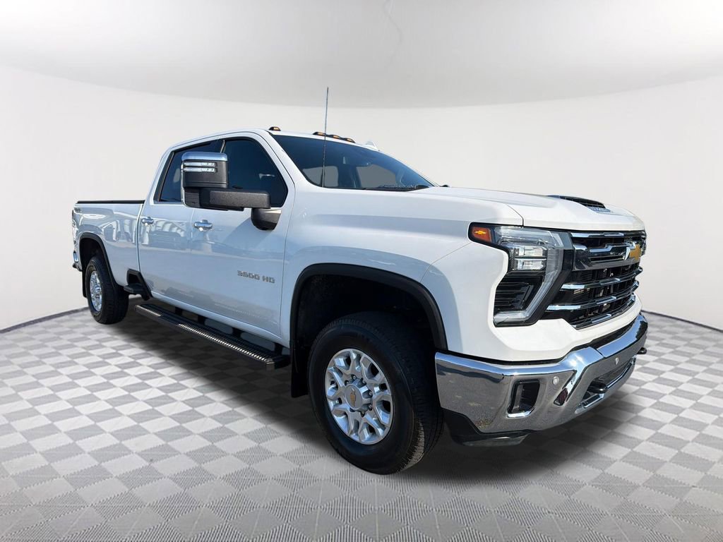 Used 2024 Chevrolet Silverado 3500 LTZ w/ LTZ Convenience Package AWD/4WD image 3