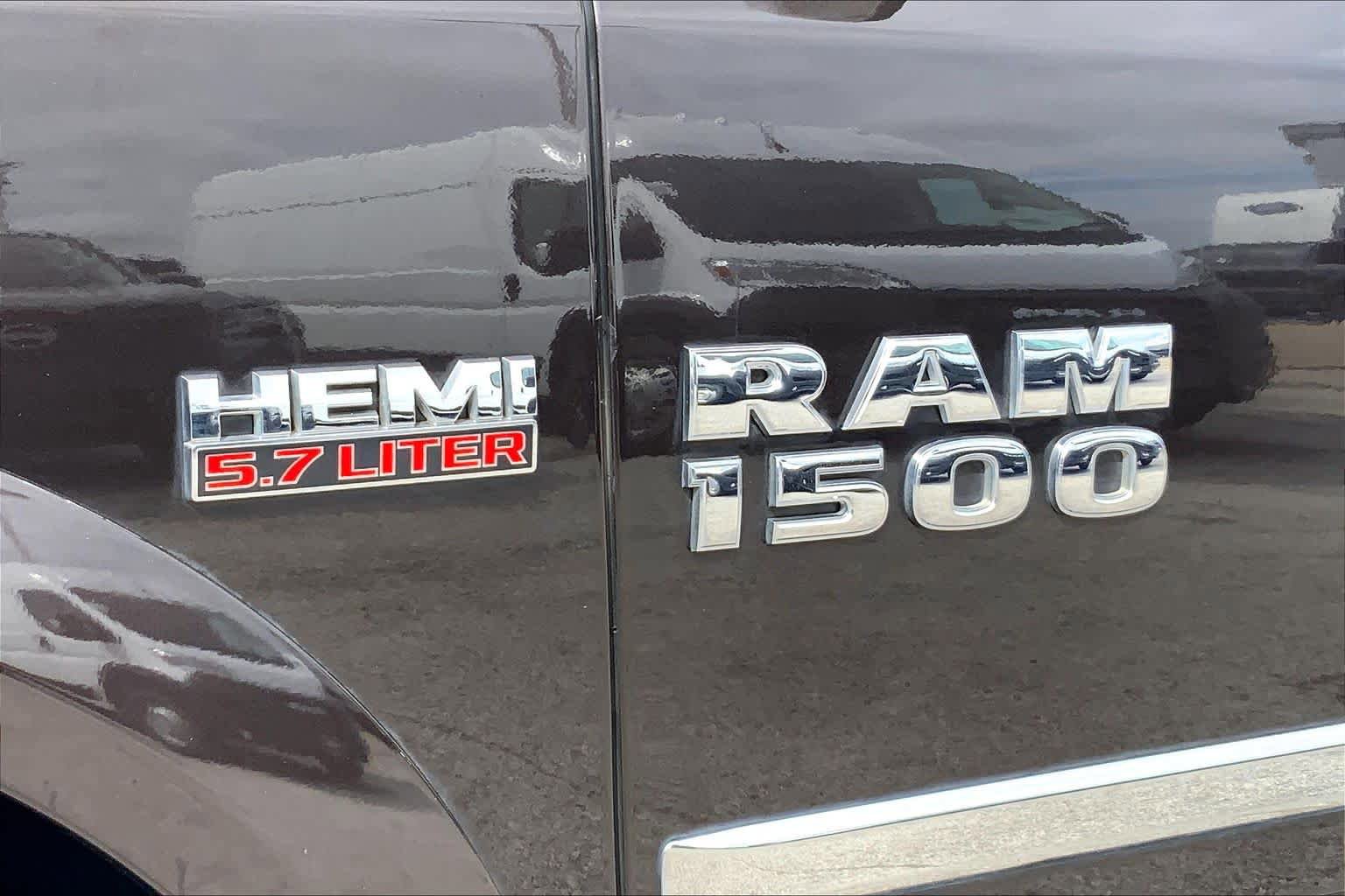 Used 2017 RAM 1500 Laramie w/ Convenience Group AWD/4WD image 28