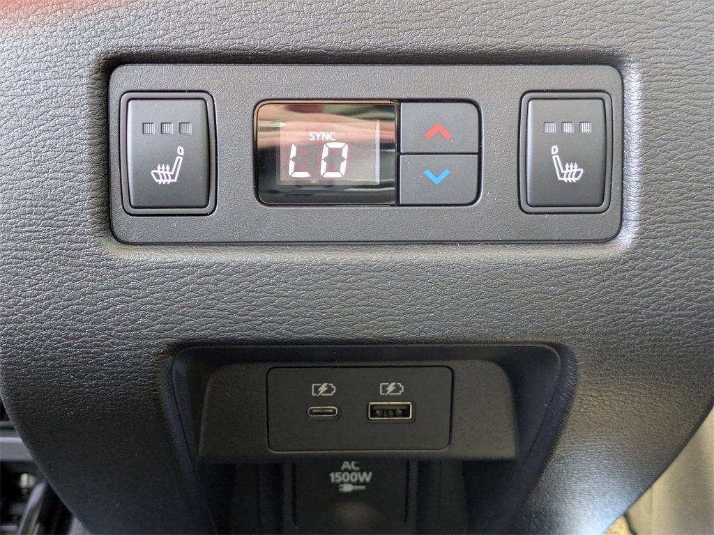 New 2025 Mitsubishi Outlander SEL image 15