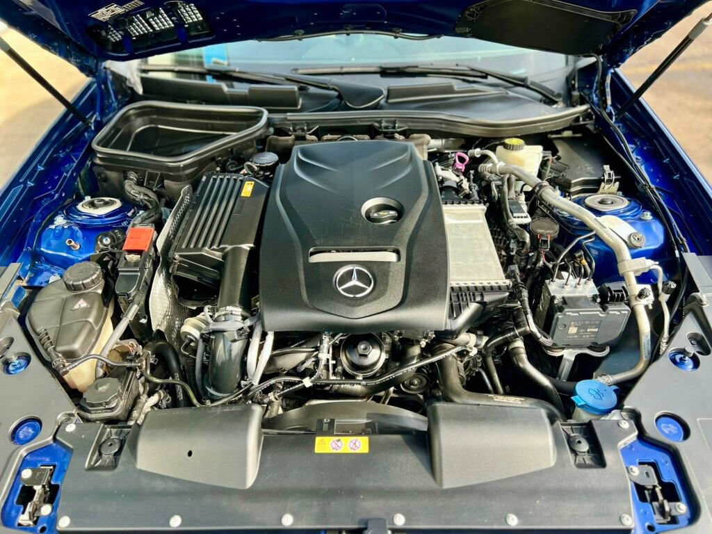 Used 2020 Mercedes-Benz SLC 300 image 11