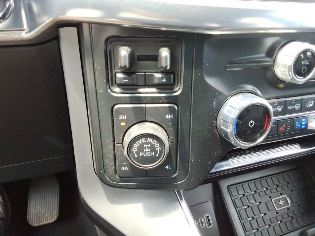 Used 2025 Ford F150 Lariat w/ Equipment Group 502A High AWD/4WD image 37