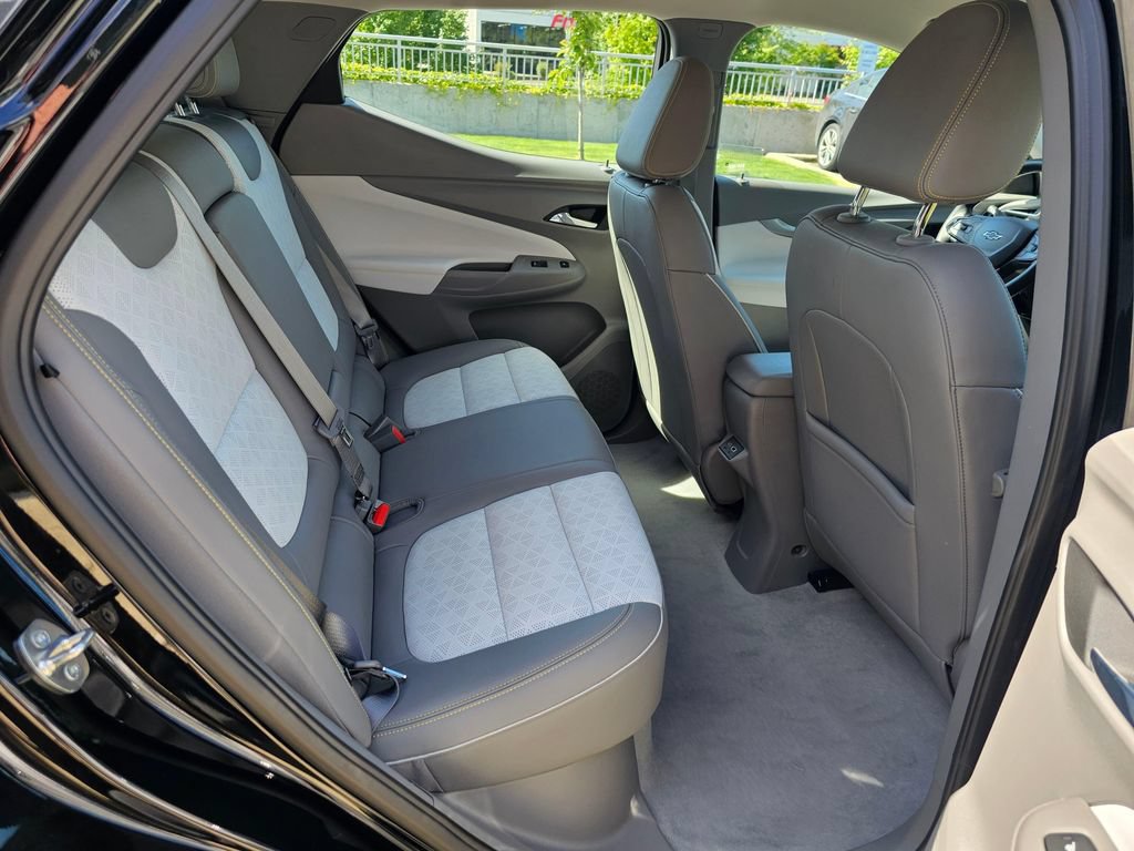 Used 2022 Chevrolet Bolt EUV Premier FWD image 12