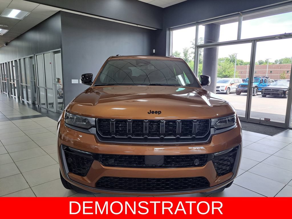 New 2026 Jeep Grand Cherokee Limited AWD/4WD image 2