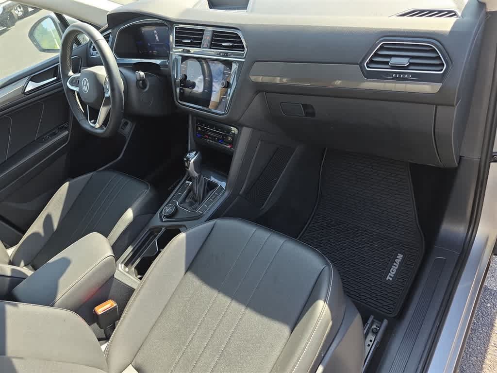 Used 2022 Volkswagen Tiguan SE AWD/4WD image 10