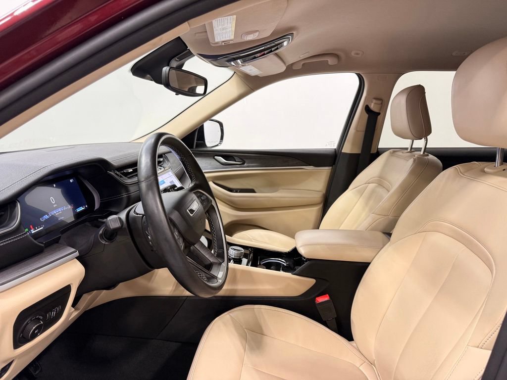 Used 2022 Jeep Grand Cherokee L Limited AWD/4WD image 12