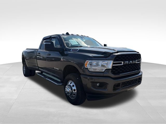 Used 2024 RAM 3500 Big Horn w/ Sport Appearance Package AWD/4WD image 3