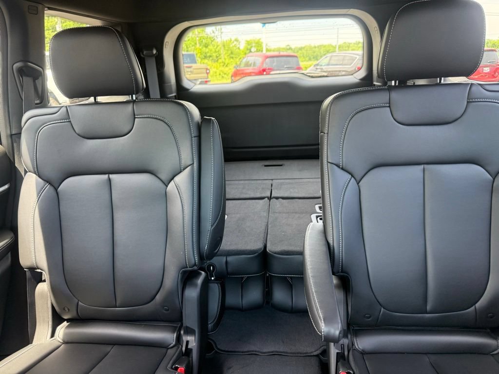 New 2026 Jeep Grand Cherokee L Limited AWD/4WD image 30