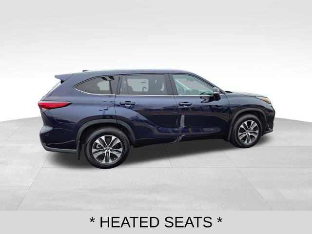 Used 2022 Toyota Highlander XLE image 11