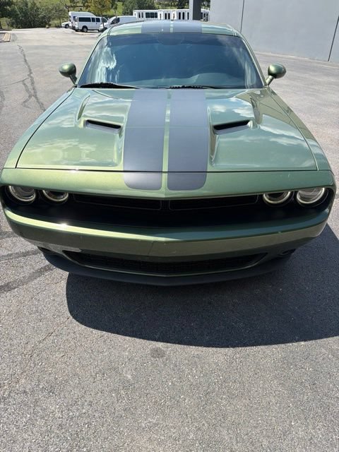 Used 2022 Dodge Challenger SXT w/ Driver Convenience Group AWD/4WD image 7