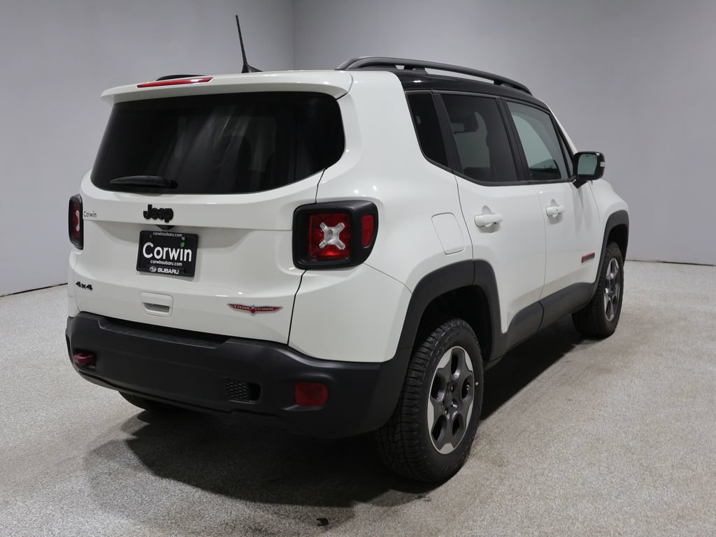 Used 2023 Jeep Renegade Trailhawk w/ Trailhawk Elite Group AWD/4WD image 2