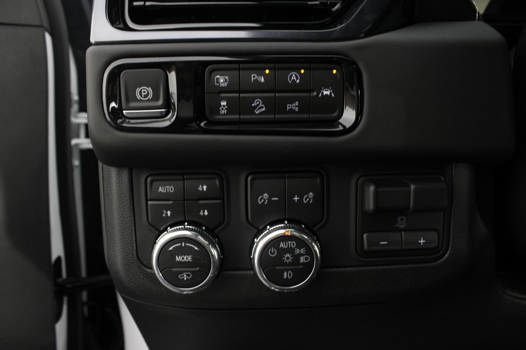 New 2026 GMC Yukon XL AT4 Ultimate AWD/4WD image 10