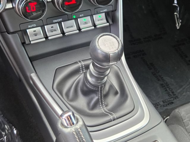 Used 2022 Toyota GR86 w/ ALL Weather Mat Package (TMS) RWD image 23