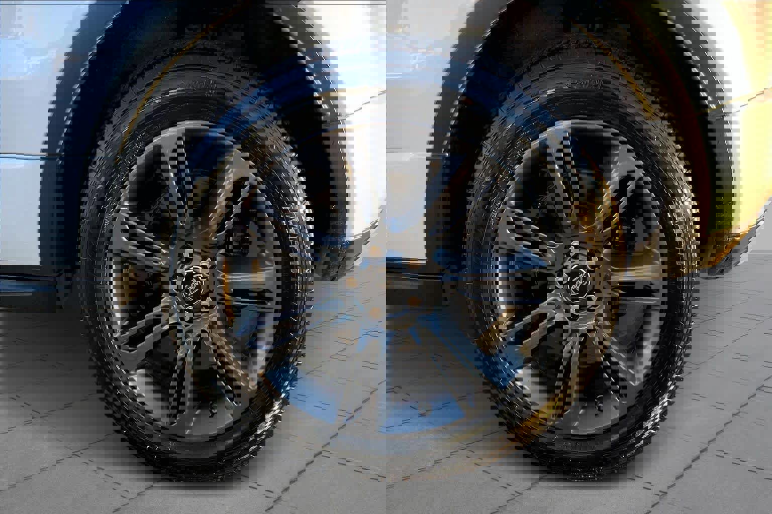 Used 2018 Land Rover Range Rover Evoque Landmark Edition image 11