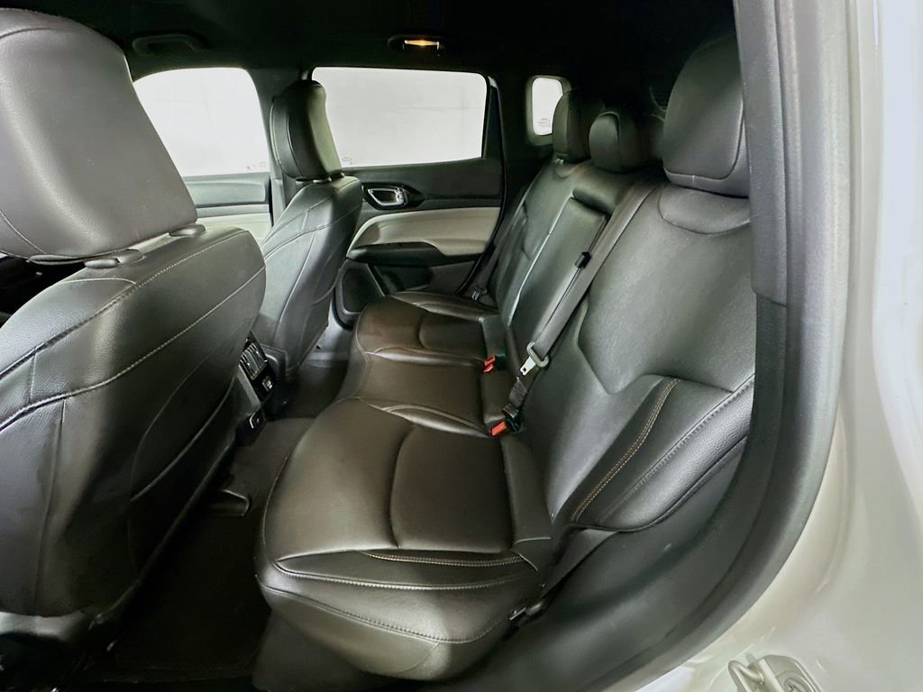 Used 2024 Jeep Compass Limited image 14