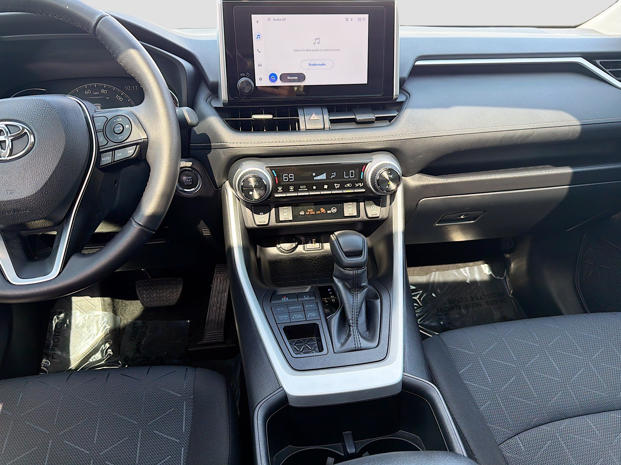 Used 2025 Toyota RAV4 XLE w/ Convenience Package AWD/4WD image 19
