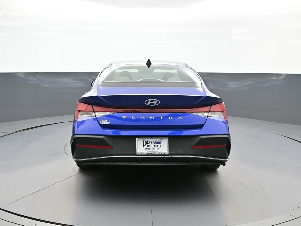 Certified 2024 Hyundai Elantra SEL FWD image 7