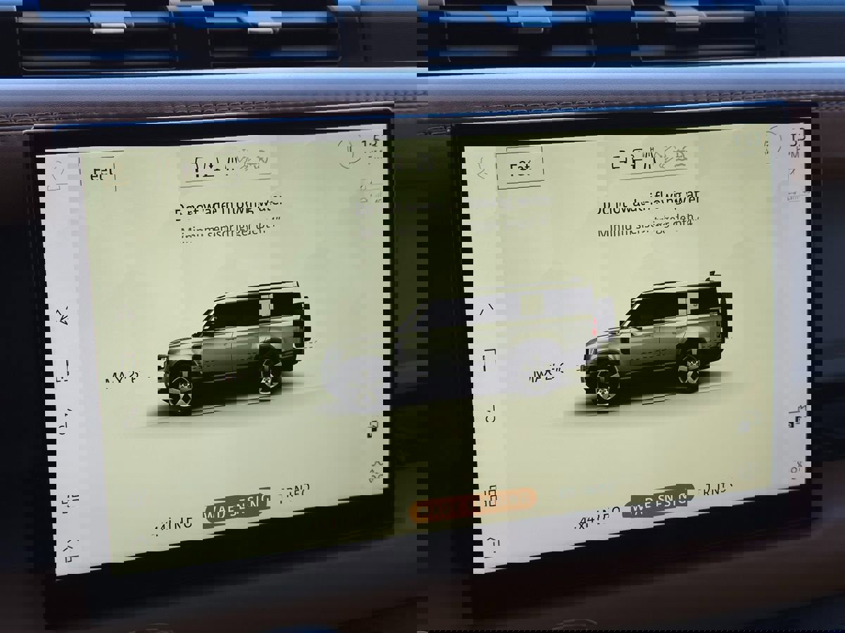 Used 2023 Land Rover Defender 130 S image 51