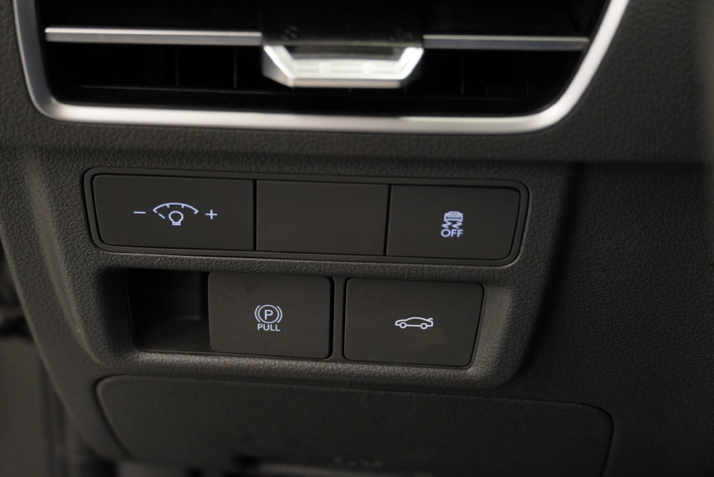 Used 2025 Hyundai Sonata SEL FWD image 33