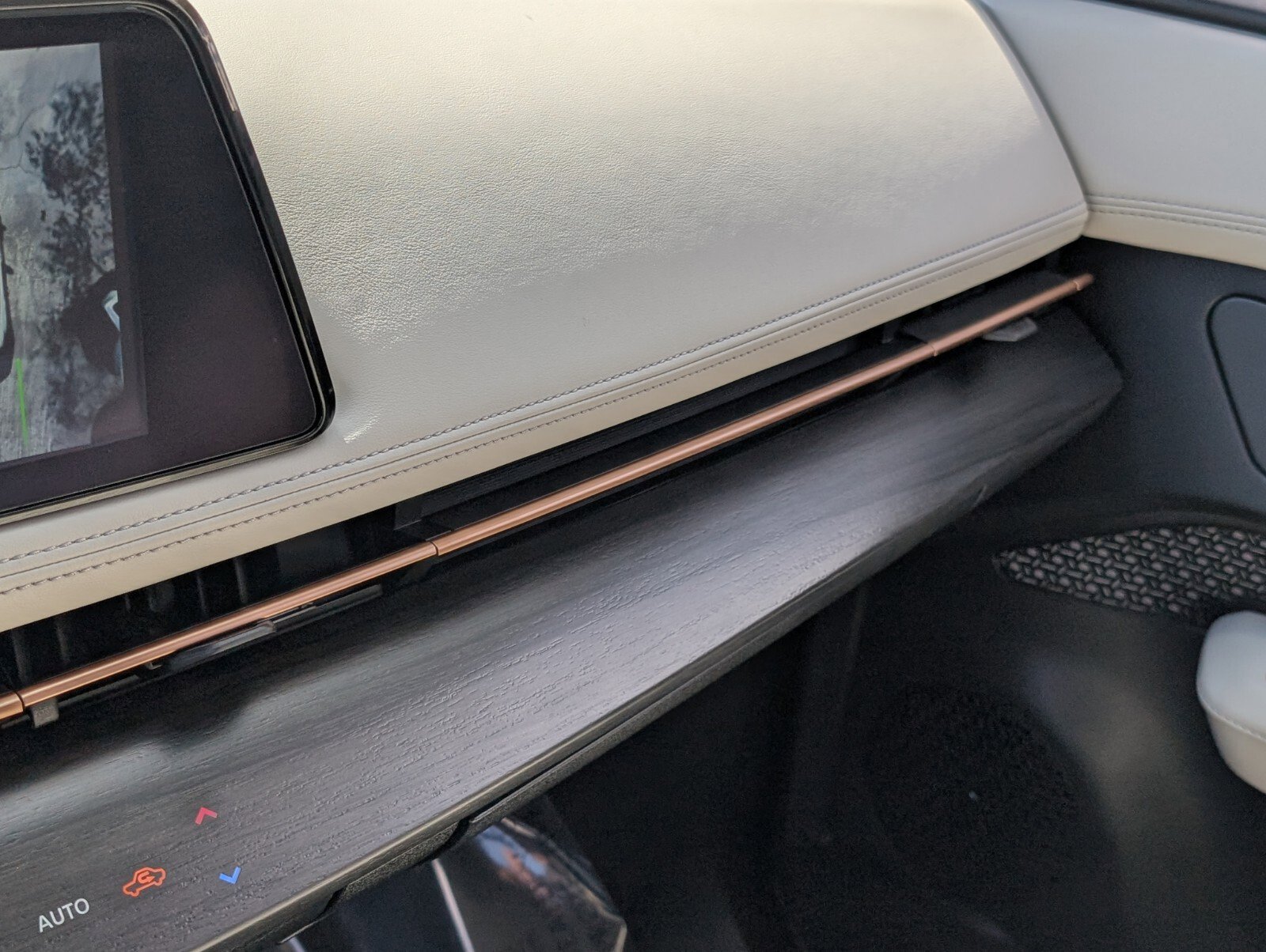 Certified 2024 Nissan Ariya AWD image 28