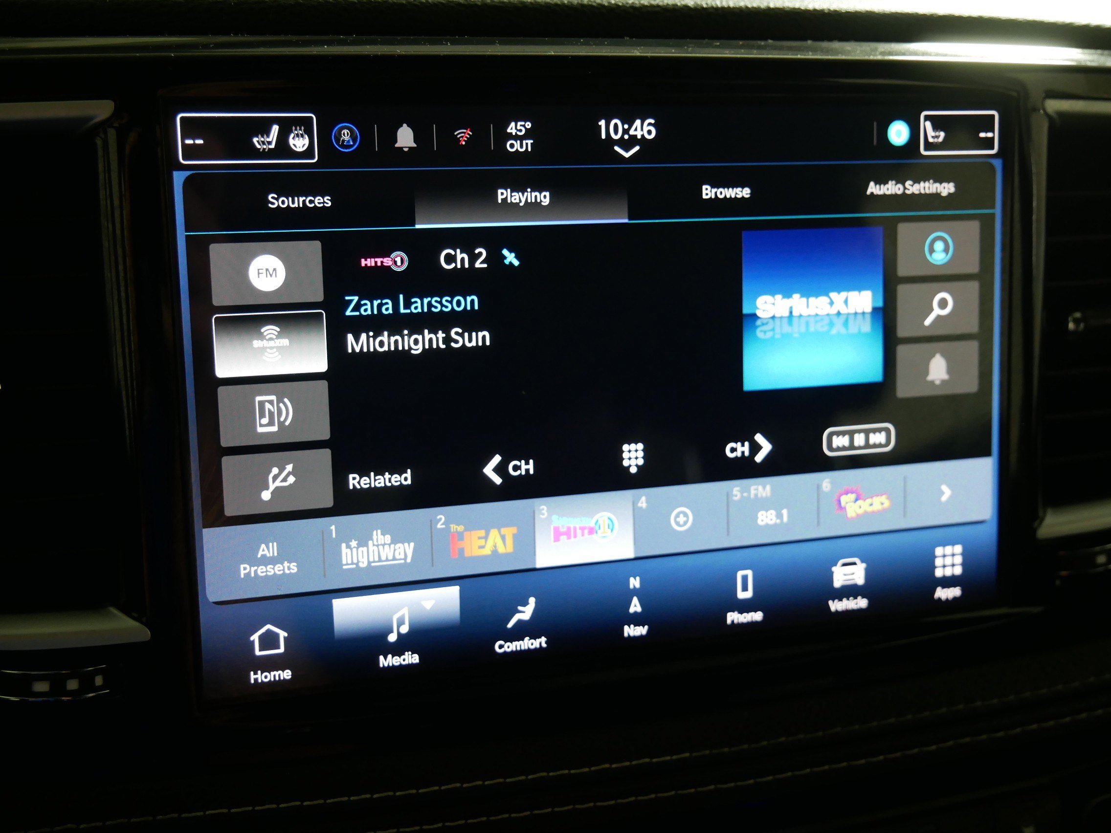 Used 2024 Chrysler Pacifica Premium FWD image 22