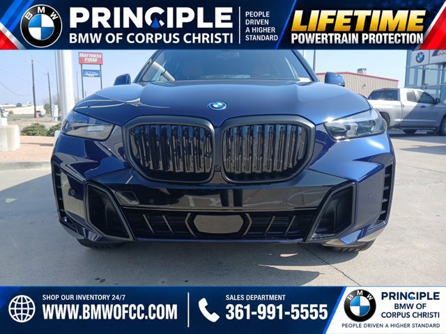 New 2026 BMW X5 xDrive50e w/ M Sport Package AWD/4WD image 3
