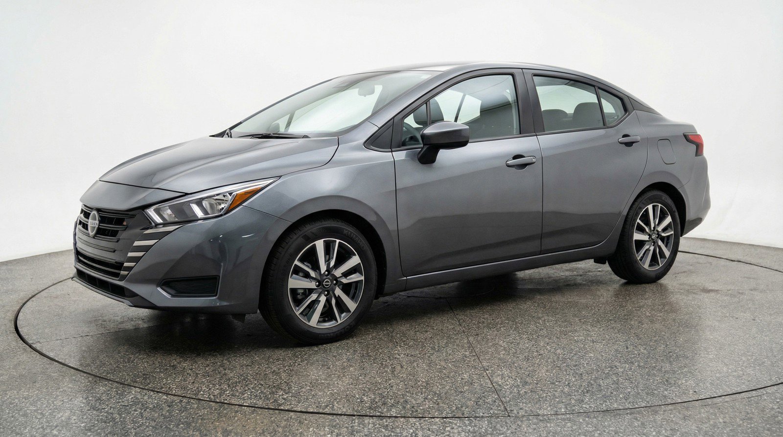 Used 2025 Nissan Versa SV image 3
